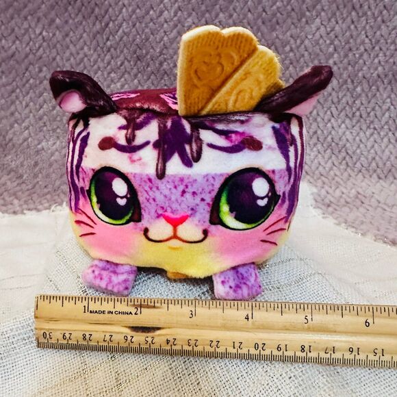 Cookeez Makery Freezy Cakes Tiger Berry Ripple Scented Plush- Tested! - Picture 5 of 6